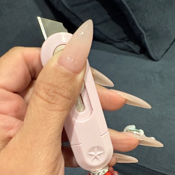 Box Cutter - Picture 3 of 3